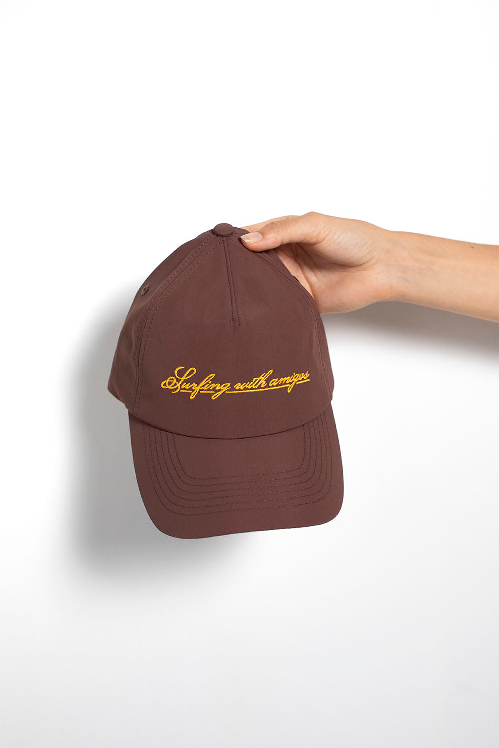 PUKAS SURF SHOP - SURFING WITH AMIGOS CAP - COGNAC