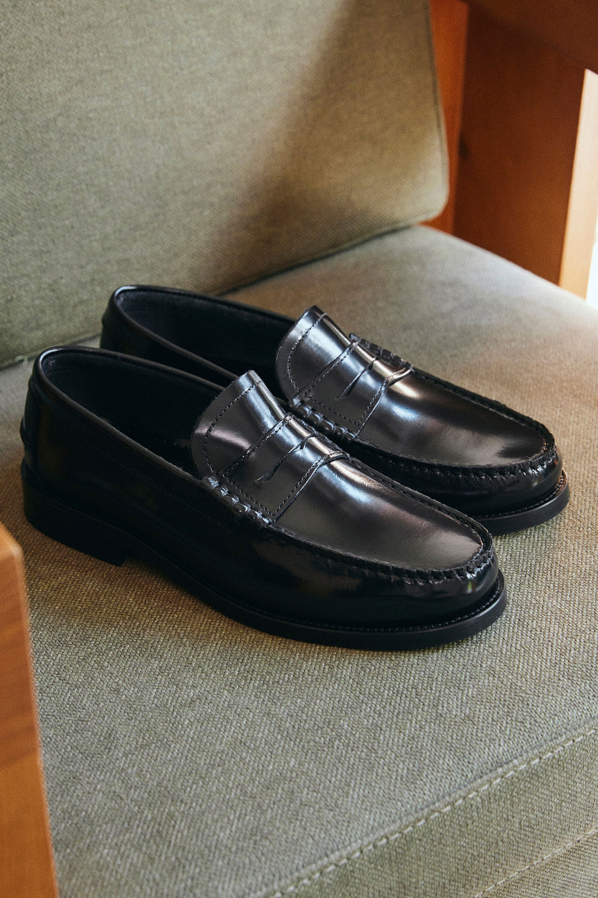 GARMENT PROJECT - MILES PENNY LOAFER - BLACK POLIDO - WOMAN