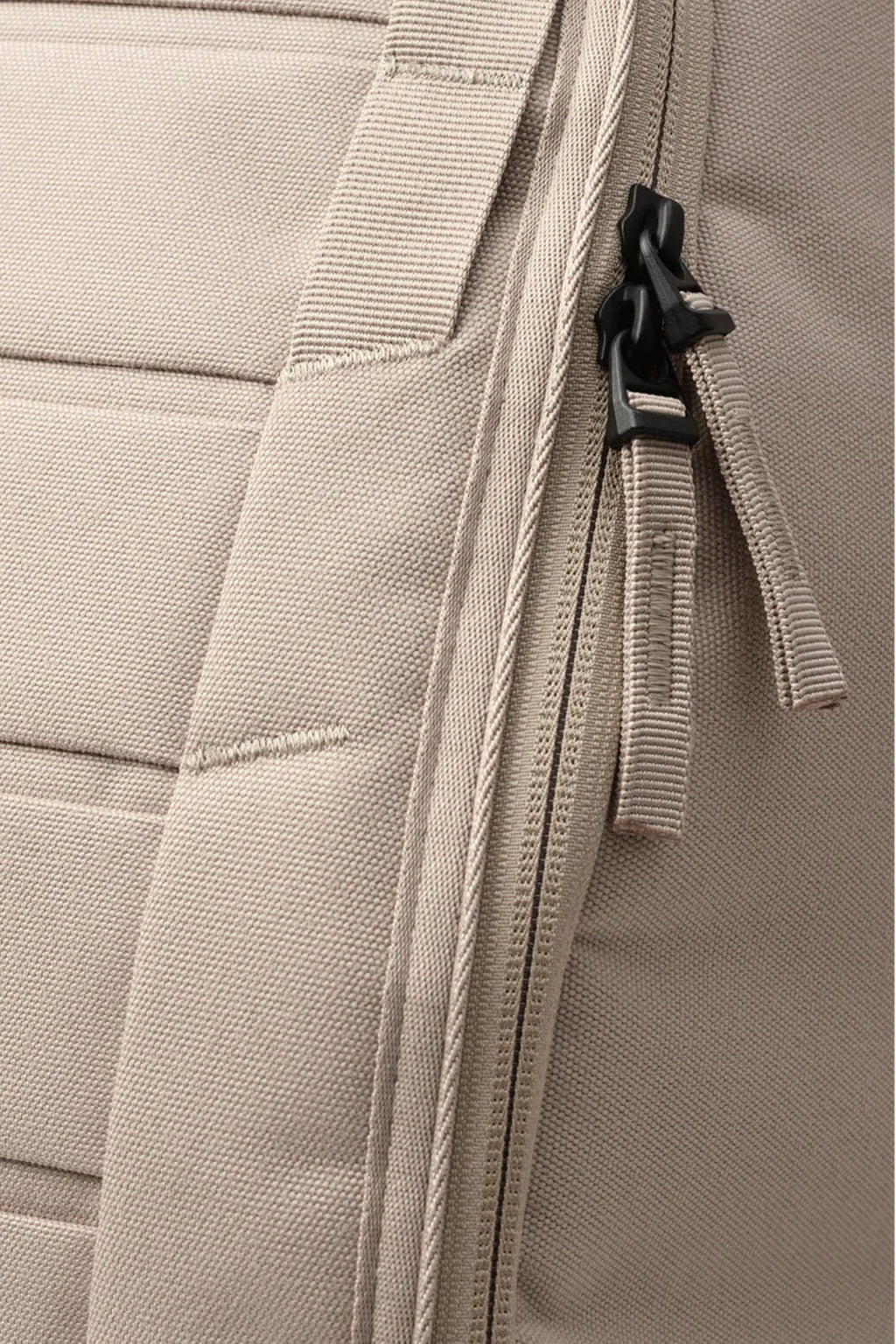 Db - HUGGER BACKPACK - 20L - FOGBOW BEIGE