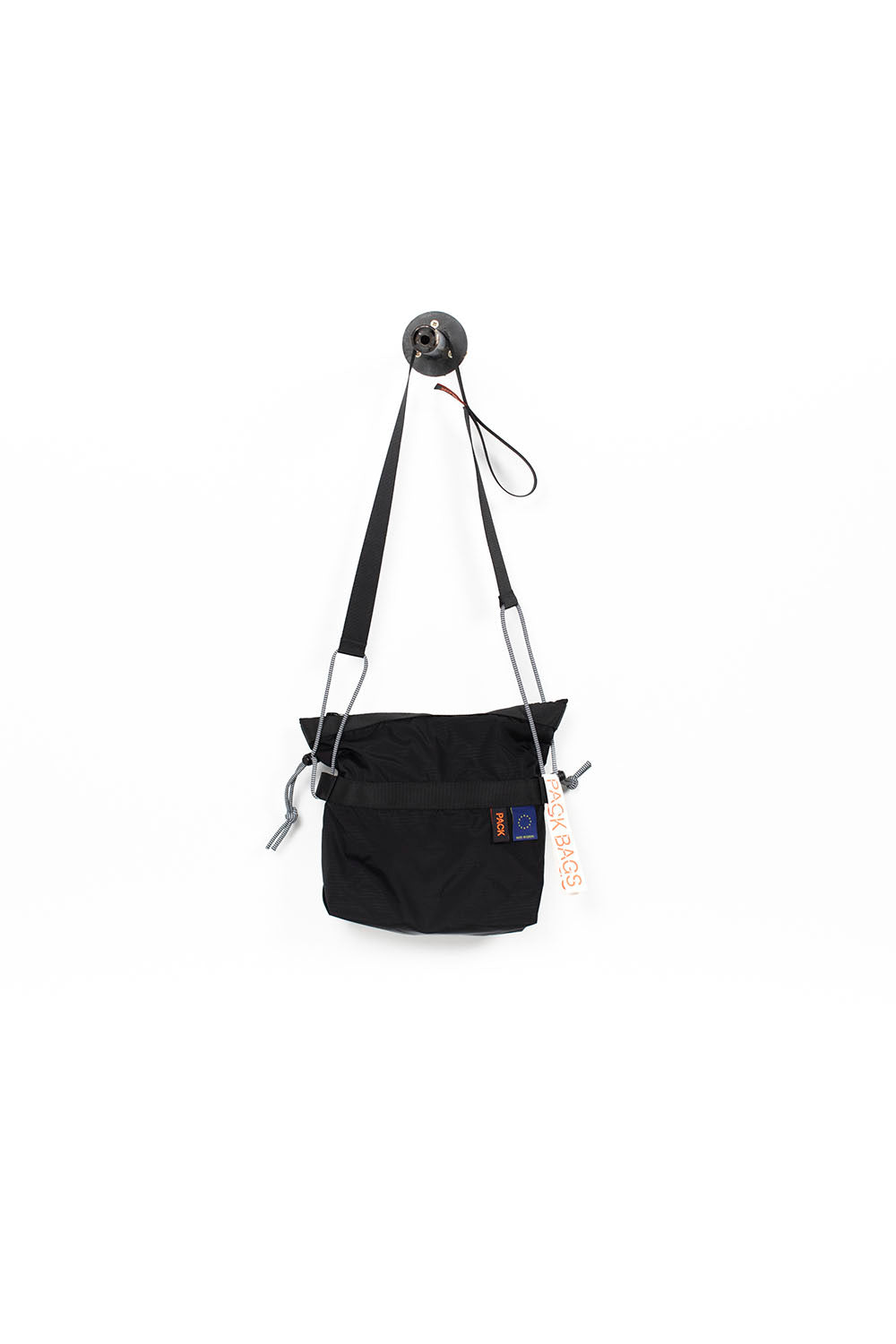 PACK BAGS - SMALL ZIP SLING - CARBON BLACK