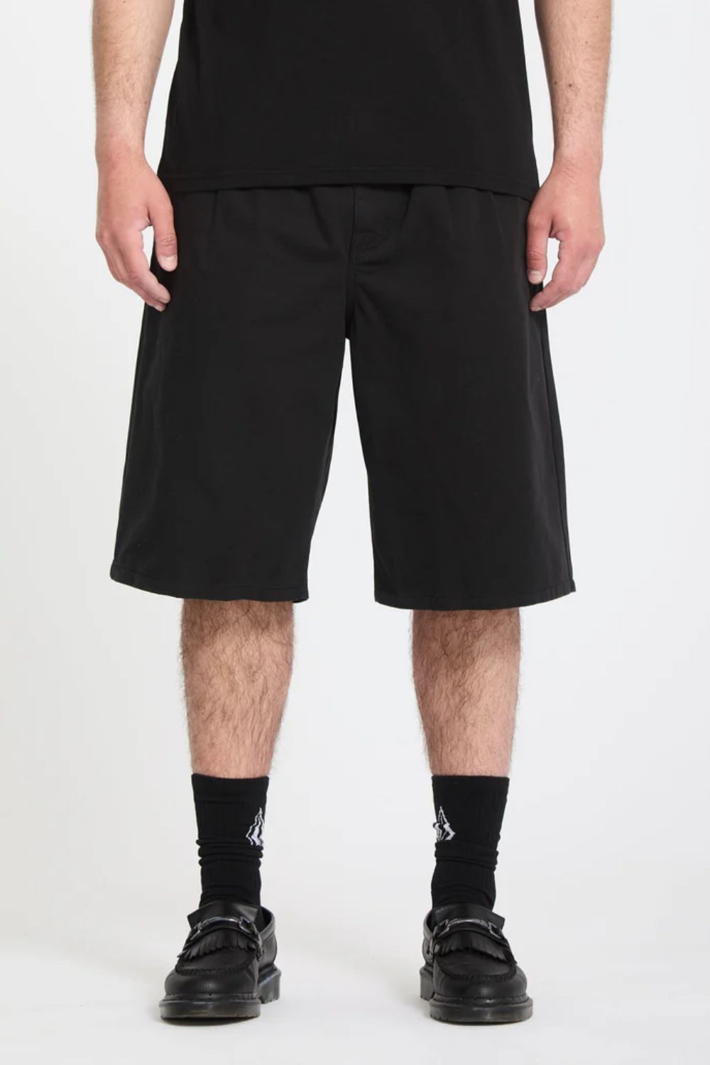 VOLCOM - CHILLOW PLEAT CHINO SHORT - BLACK