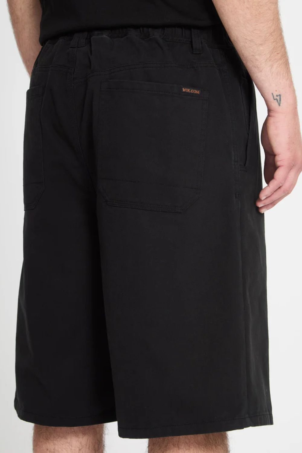 VOLCOM - CHILLOW PLEAT CHINO SHORT - BLACK