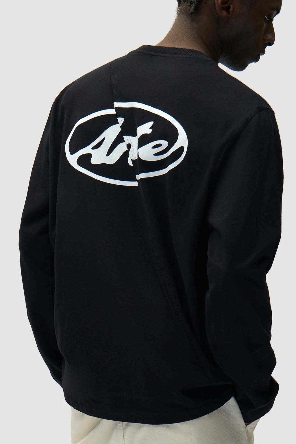 ARTE - BACK CIRCLE LOGO LONGSLEEVE T-SHIRT - BLACK