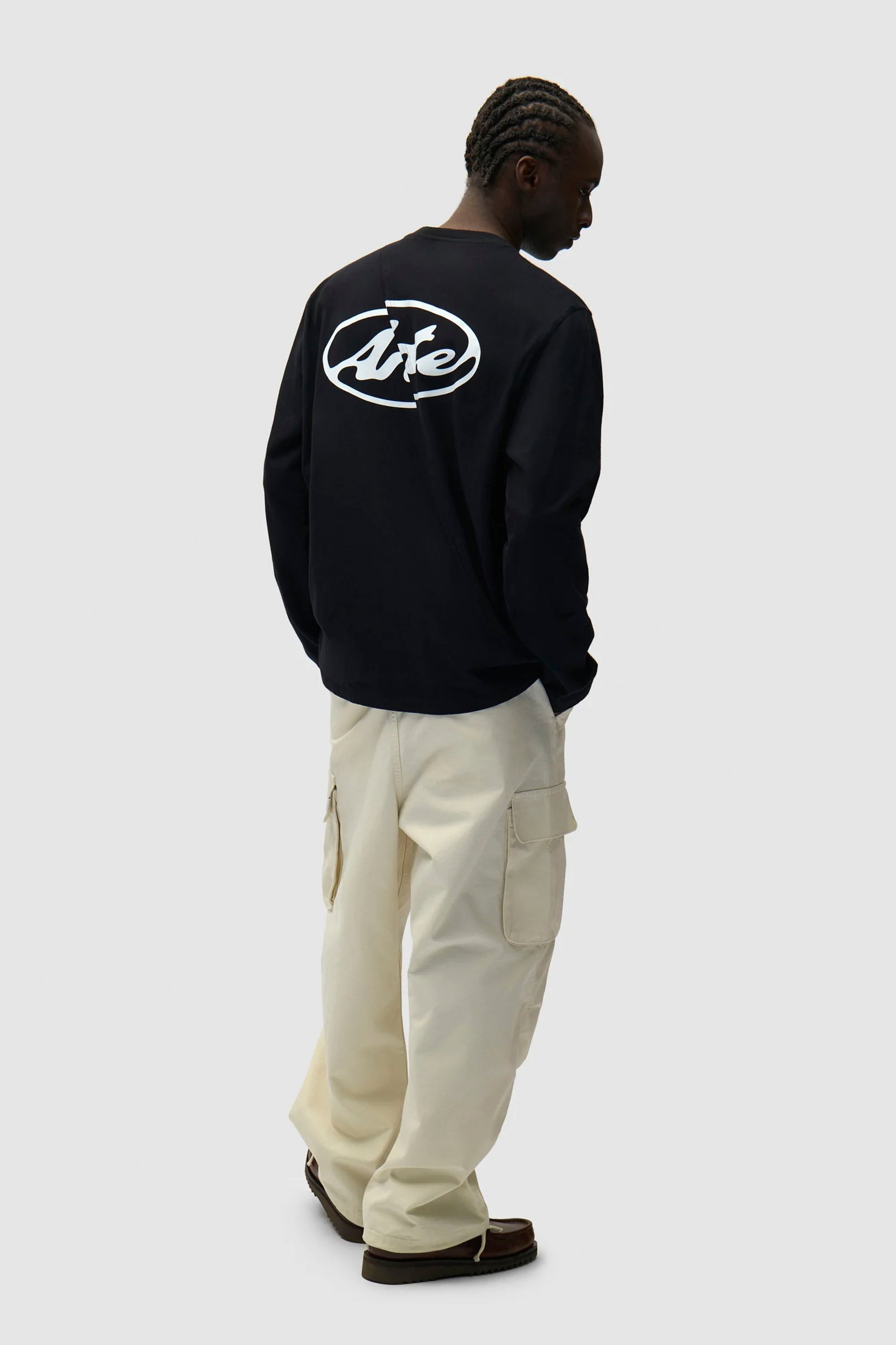 ARTE - BACK CIRCLE LOGO LONGSLEEVE T-SHIRT - BLACK