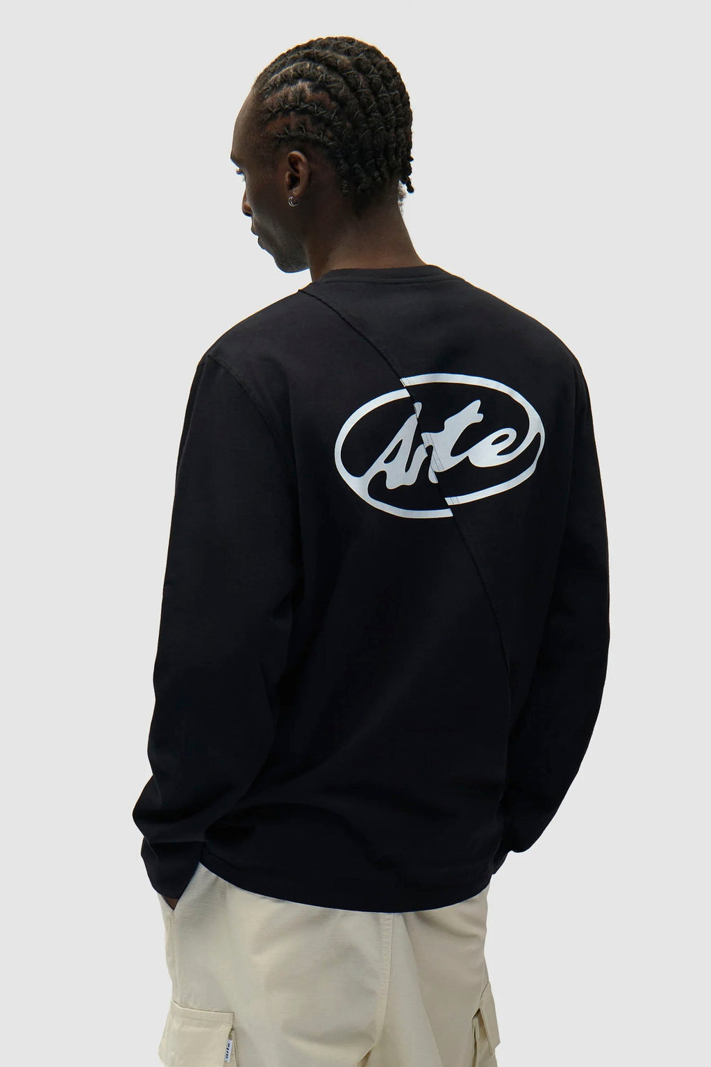 ARTE - BACK CIRCLE LOGO LONGSLEEVE T-SHIRT - BLACK