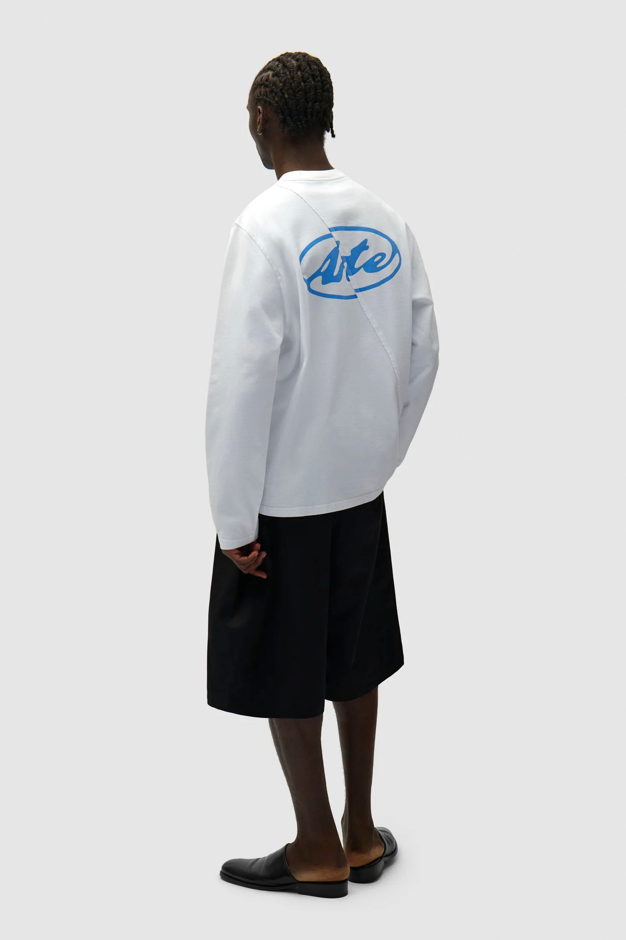 ARTE - BACK CIRCLE LOGO LONGSLEEVET-SHIRT - WHITE