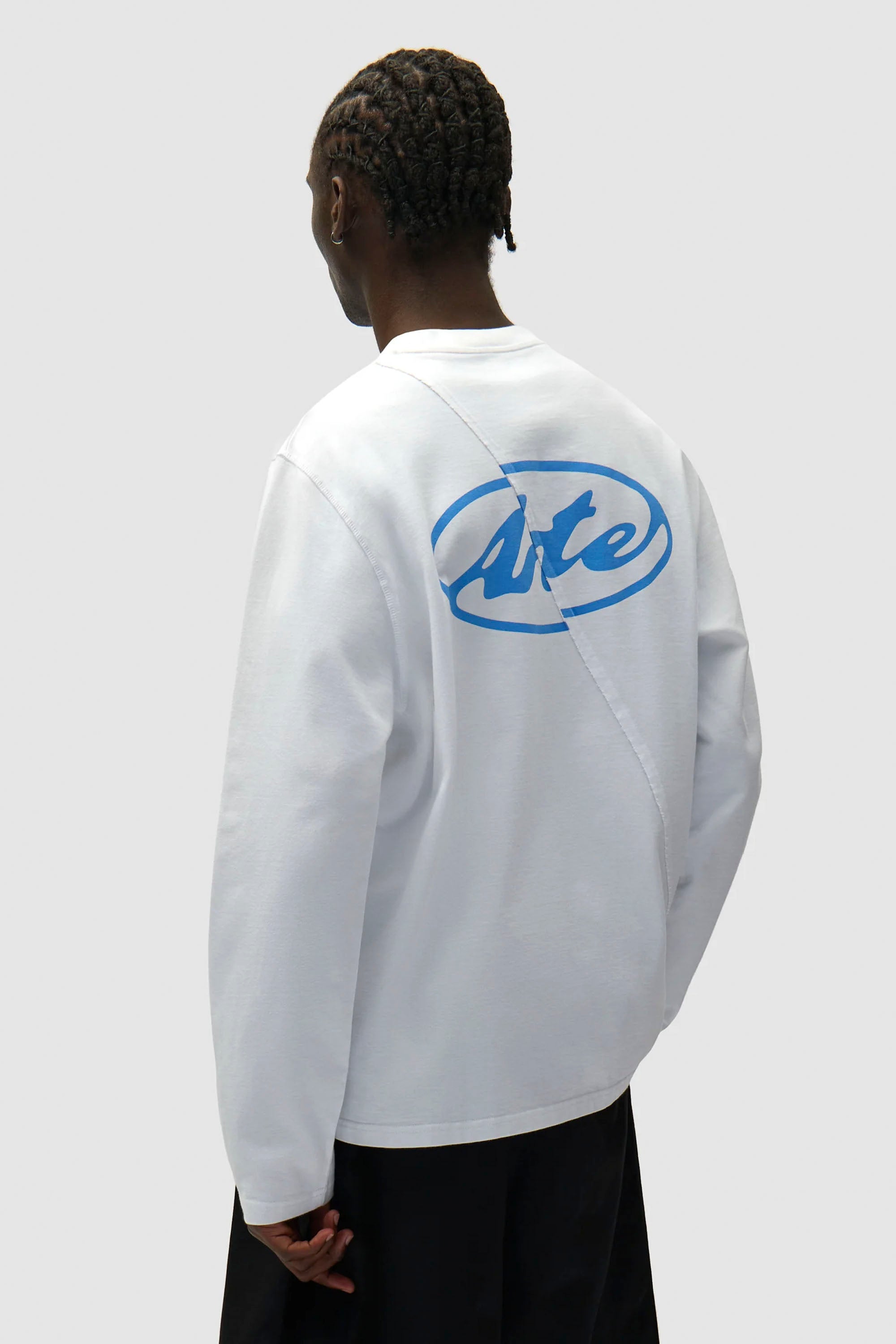 ARTE - BACK CIRCLE LOGO LONGSLEEVET-SHIRT - WHITE