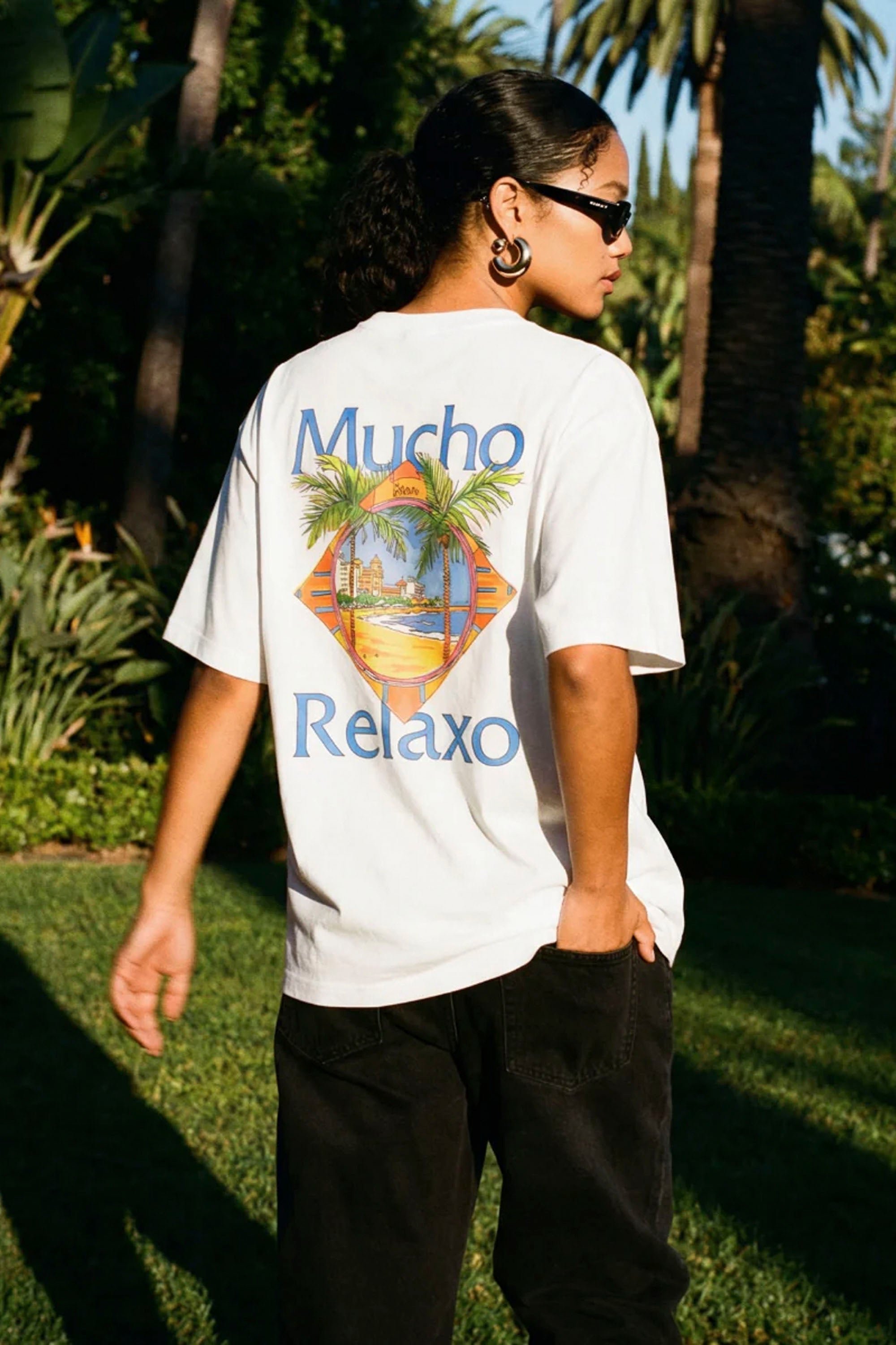 ON VACATION - MUCHO RELAXO T-SHIRT