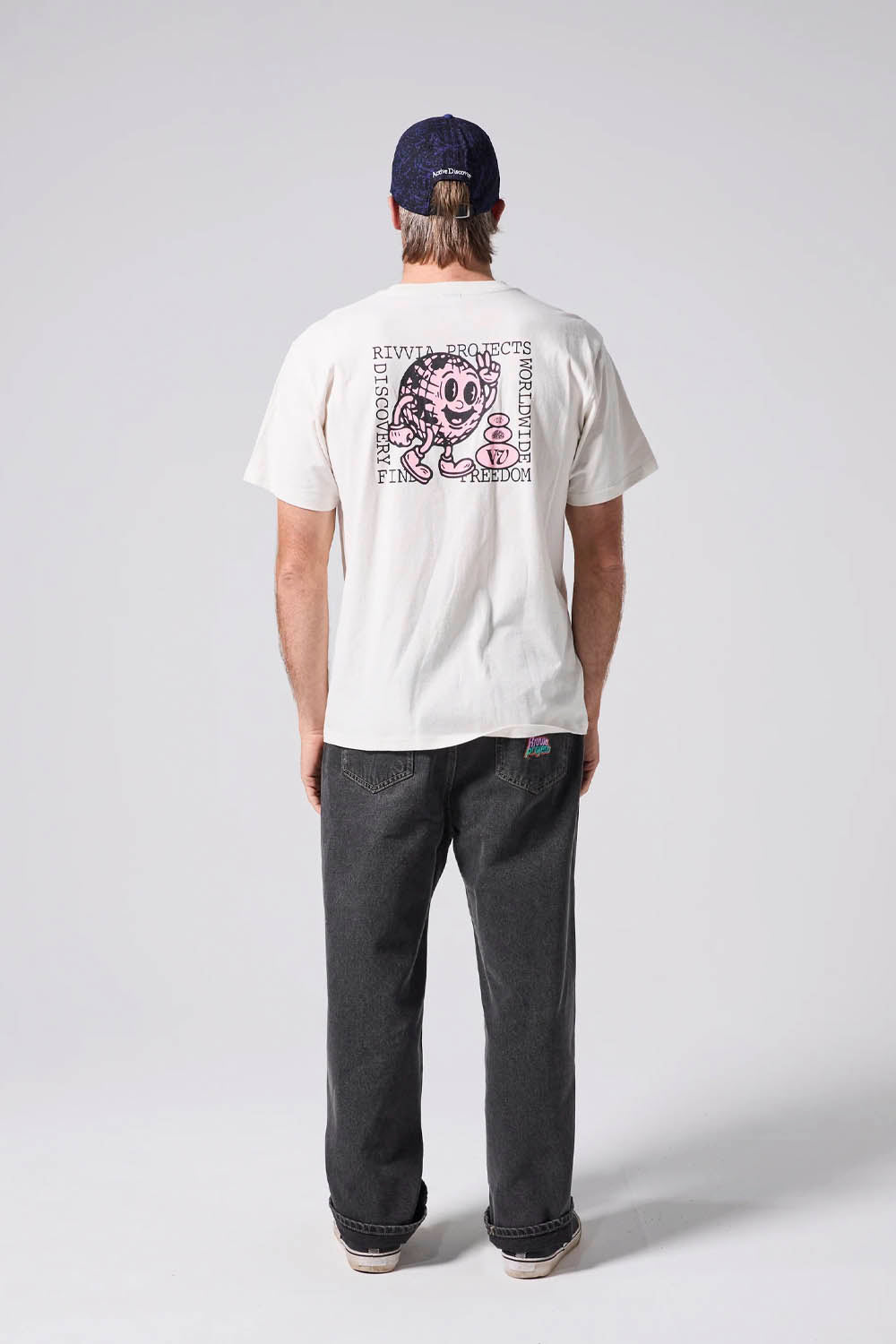 RIVVIA PROJECTS - HAPPY GLOBE T-SHIRT