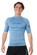 RIP CURL - DAWN PATROL UPF PERF - SHORT SLEEVE - FADED DENIM - MAN