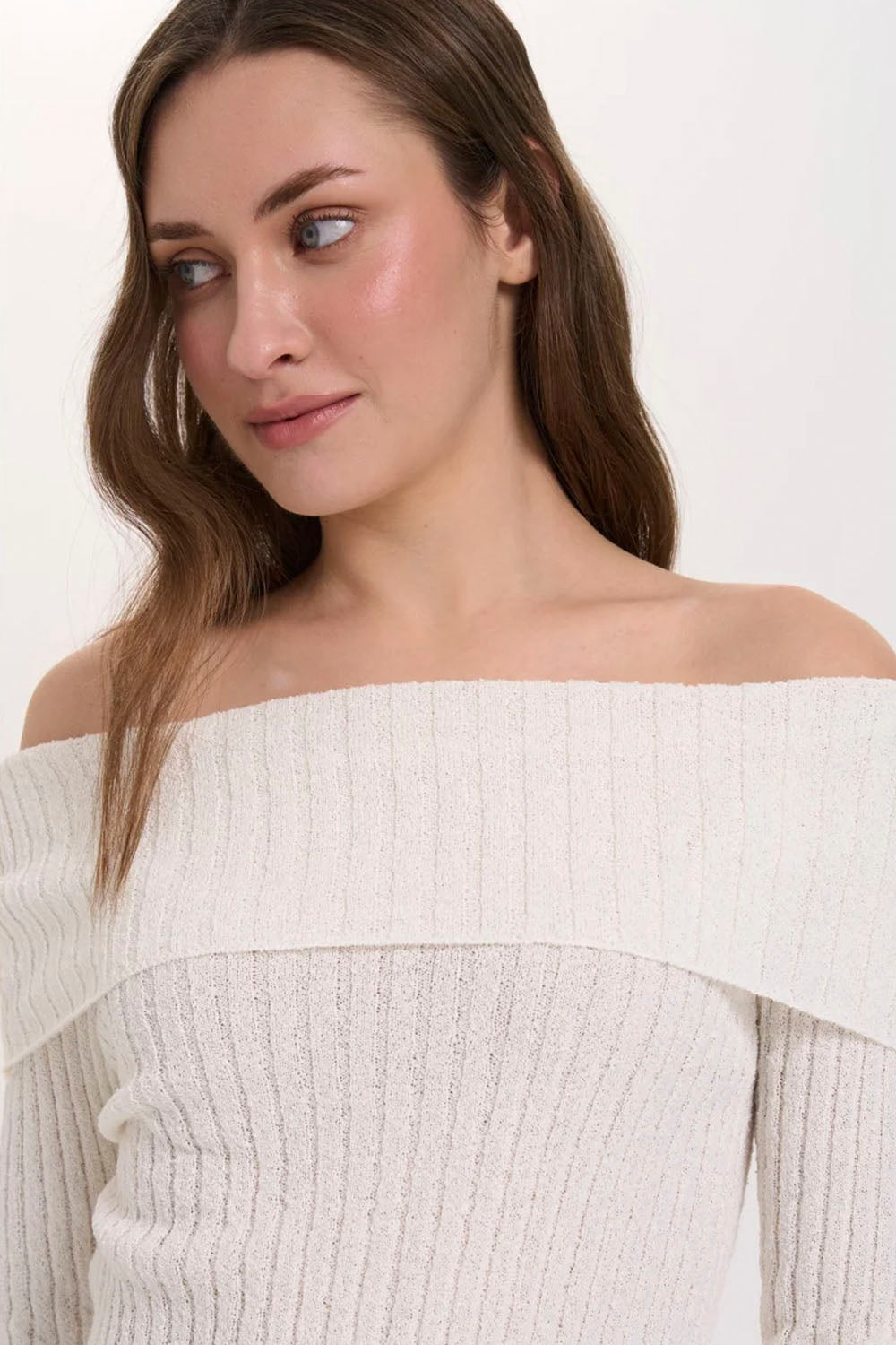 24COLOURS - HIGH NECKED PULLOVER - WHITE