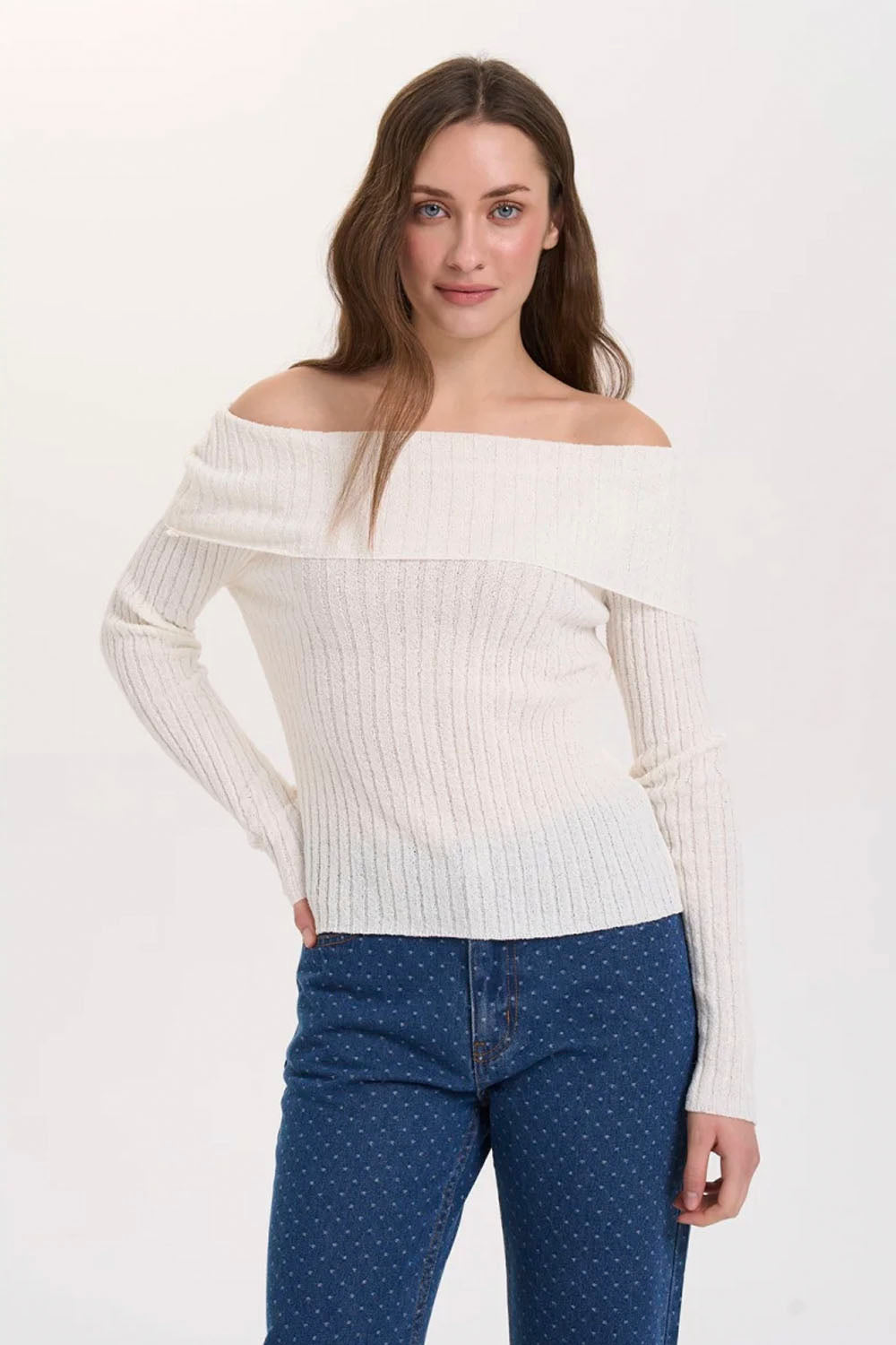 24COLOURS - HIGH NECKED PULLOVER - WHITE